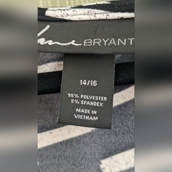 Lane Bryant Black/White Faux Wrap Dress Size 14/16 EUC Career - Picture 5 of 5